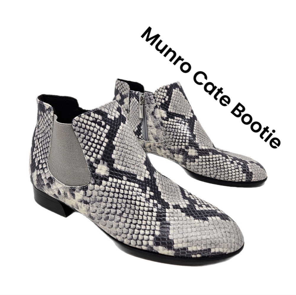 Munro Womens Cate Ankle Chelsea Boots Sz 8.5M Snake Embossed Leather Black-Gray